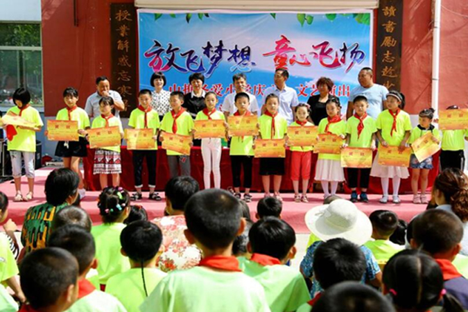 公司工会持续发展为泗水彩运网圣爱幼学的捐赠活动